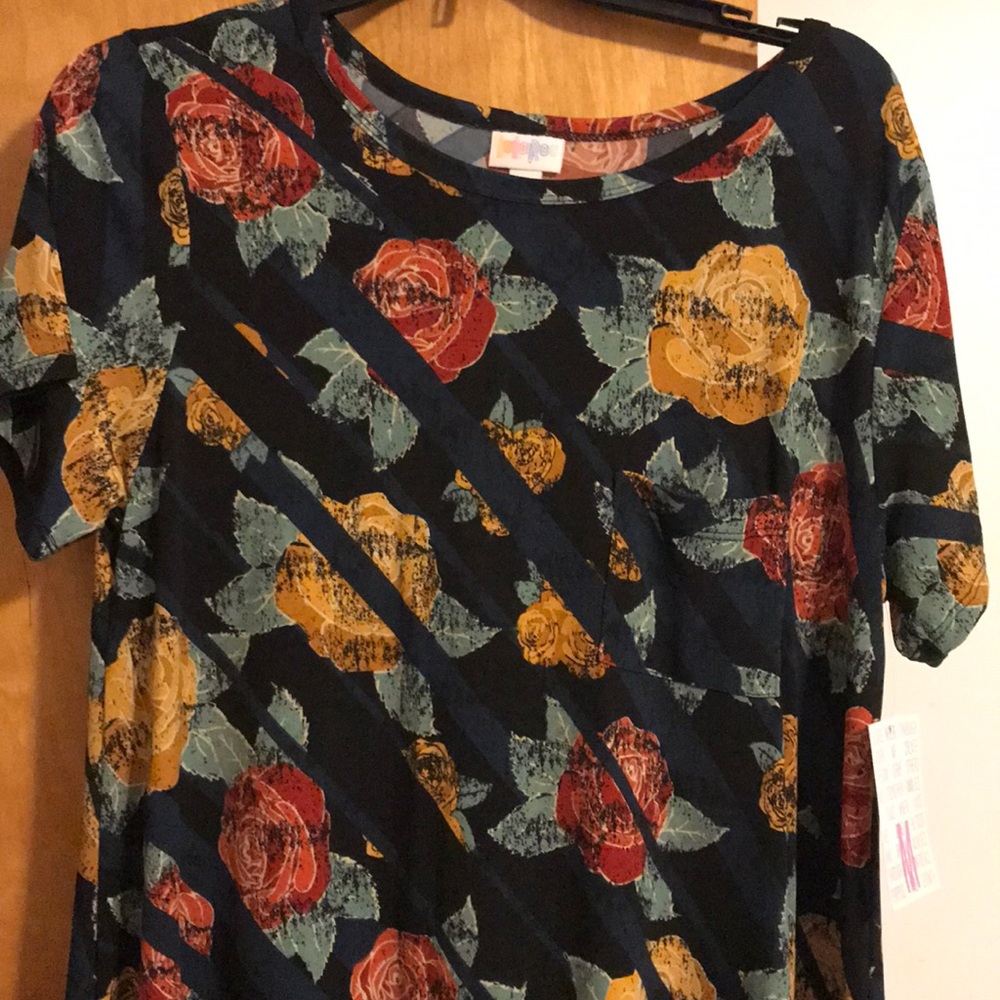 LuLaRoe- Carly